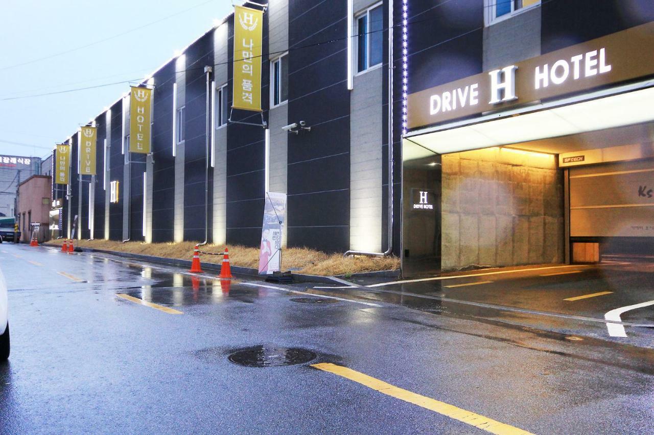 H Drive Hotel Iksan Exteriör bild