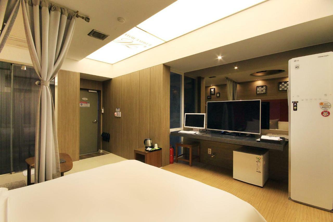 H Drive Hotel Iksan Exteriör bild