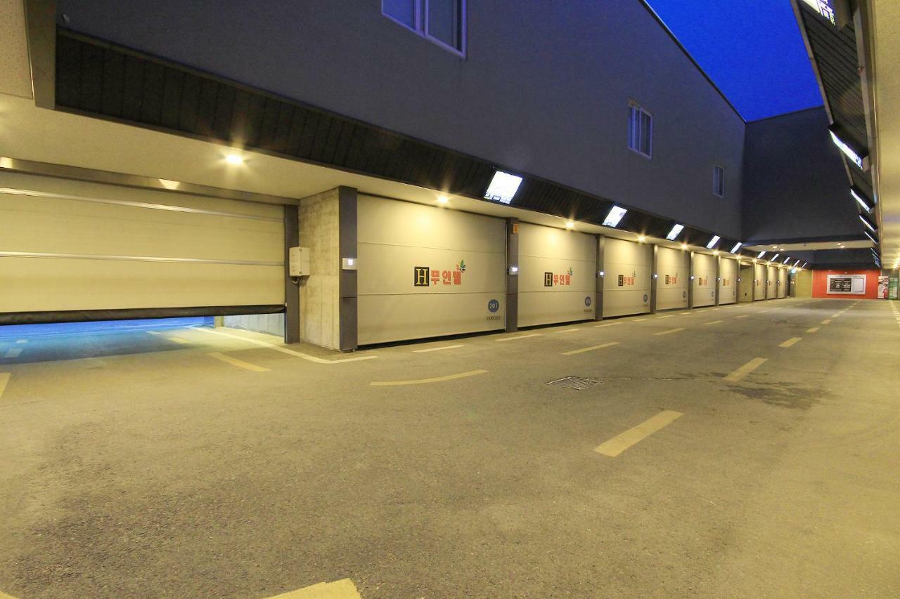 H Drive Hotel Iksan Exteriör bild