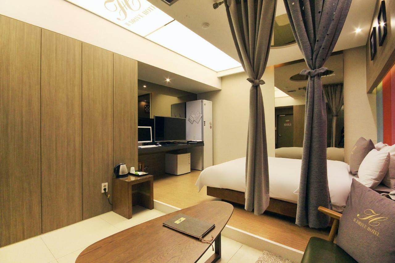H Drive Hotel Iksan Exteriör bild