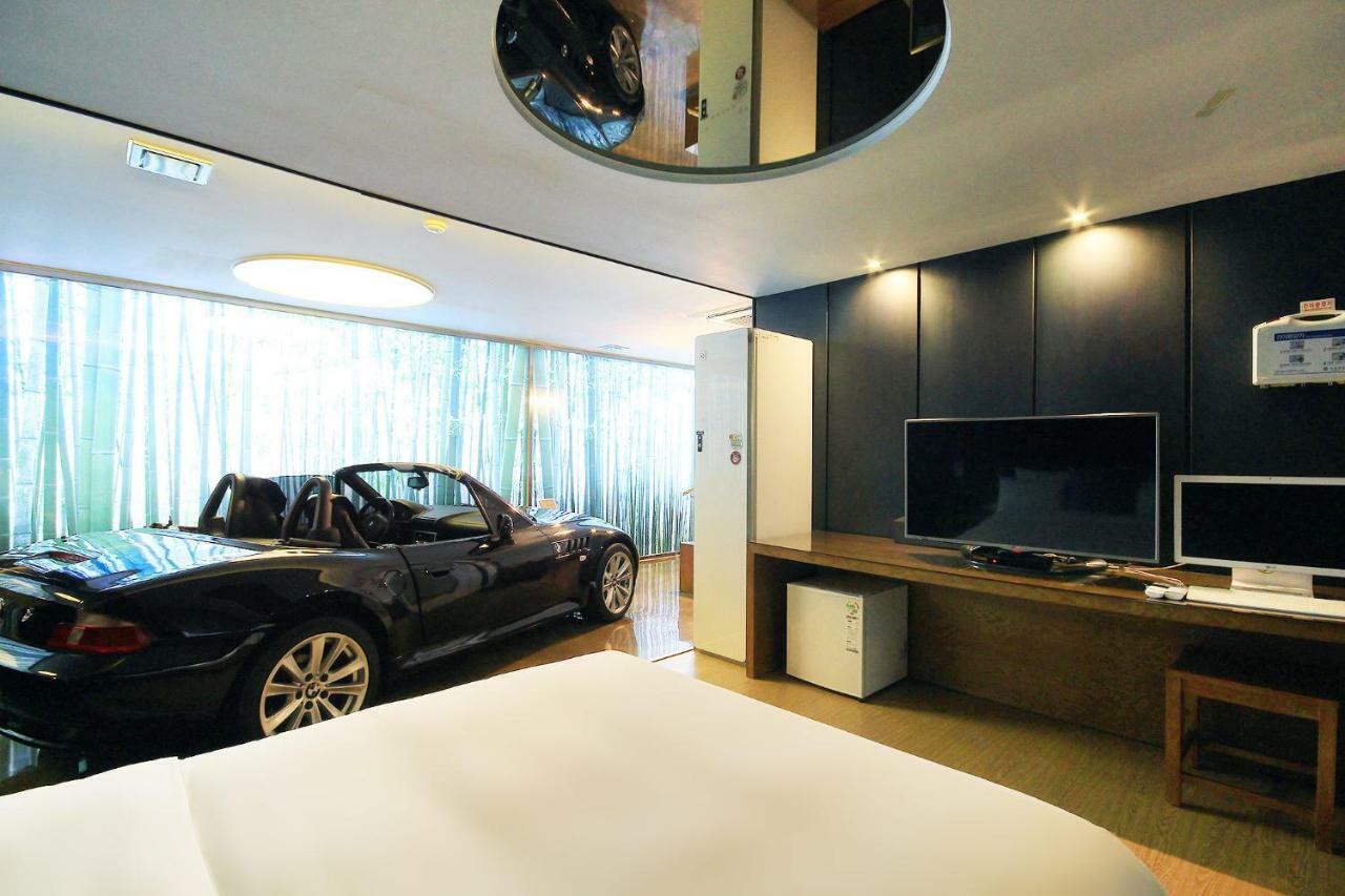 H Drive Hotel Iksan Exteriör bild